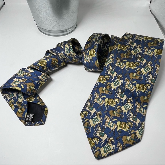 Salvatore Ferragamo Men’s Silk Neck Tie Blue with Tan and Brown Horses - Picture 6 of 6